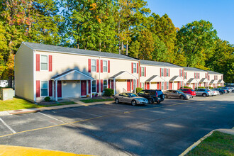 Forest Ridge Apartments in Richmond, VA - Building Photo - Building Photo