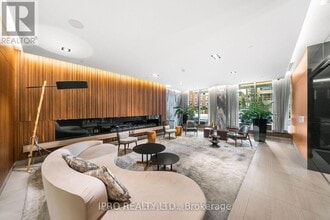 125-2125 Redpath Ave in Toronto, ON - Building Photo - Building Photo
