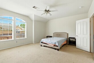 8904 Clovermist Dr in Houston, TX - Foto de edificio - Building Photo