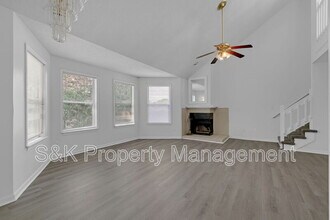 517 Mary Robert Ln in Newport News, VA - Building Photo - Building Photo