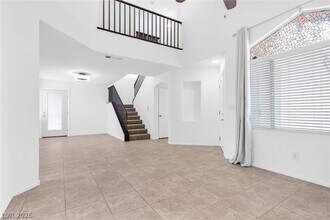 7600 Beverly Hills Dr in Las Vegas, NV - Building Photo - Building Photo