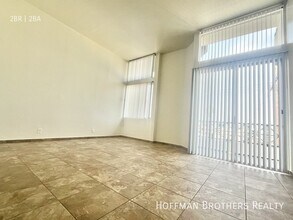 945 N Serrano Ave, Unit 102 in Los Angeles, CA - Building Photo - Building Photo