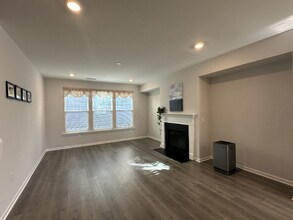 7125 Crested Iris Pl in Durham, NC - Building Photo - Building Photo