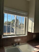 9412 1/2 Flower St in Bellflower, CA - Building Photo - Building Photo