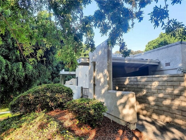 2233 Via Puerta, Unit N in Laguna Woods, CA - Building Photo - Building Photo