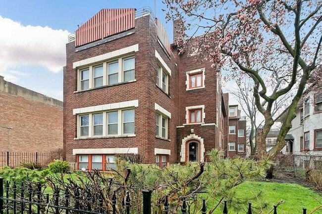 420 N Pine Ave in Chicago, IL - Building Photo - Building Photo