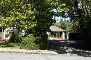 974 Menlo Ave Apartments