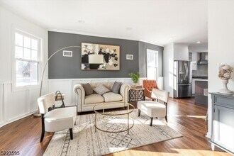 55 Pleasant Way in Montclair, NJ - Building Photo - Building Photo