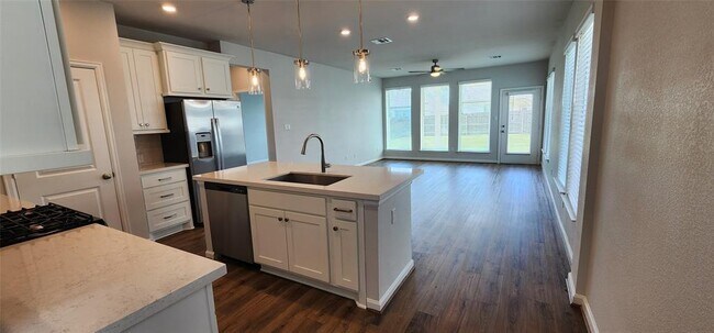 112 Los Olives Ln in Liberty Hill, TX - Building Photo - Building Photo