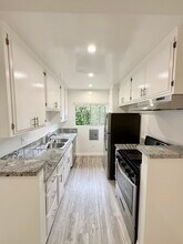1226 McClellan Dr in Los Angeles, CA - Building Photo - Building Photo