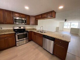 1604 Palm Beach Trace Dr in Royal Palm Beach, FL - Building Photo