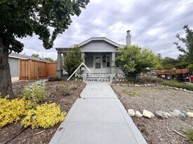 4957 13th Ave in Sacramento, CA - Building Photo