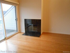 2830 Davison Ave in Auburn Hills, MI - Building Photo - Building Photo