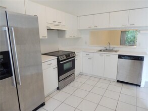 9914 NW 56th Pl in Coral Springs, FL - Building Photo - Building Photo