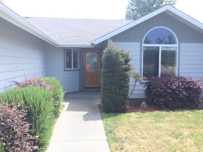 property at 2723 Esther Ln