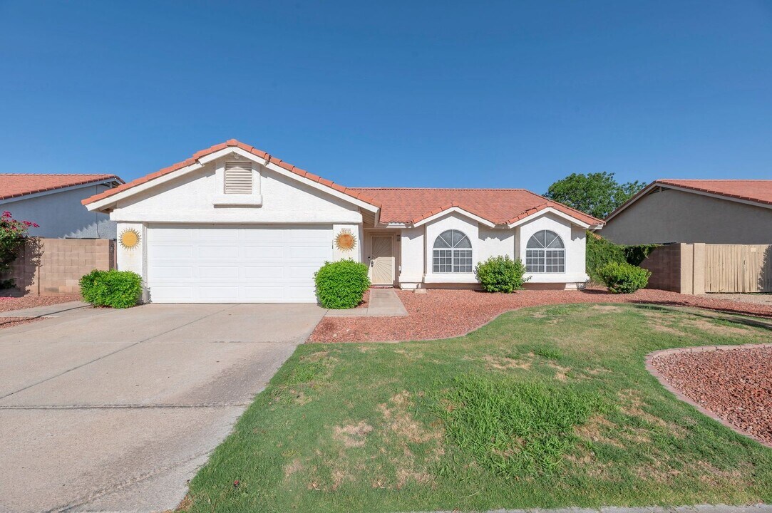 3528 N Crystal Ln in Avondale, AZ - Building Photo