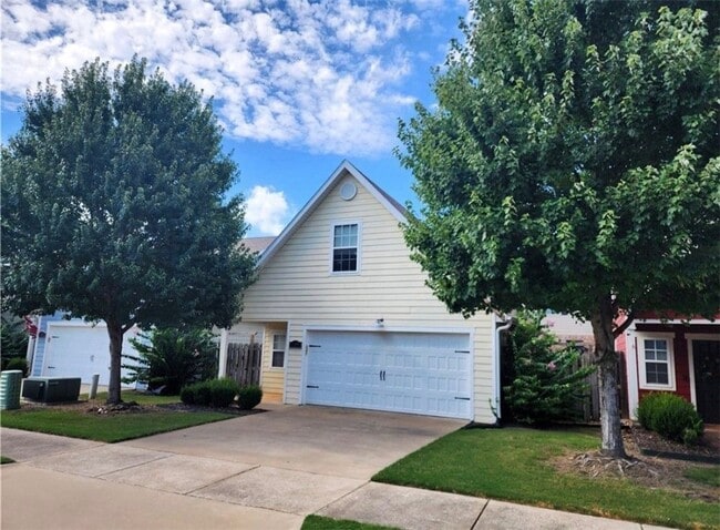 property at 2800 SW Arbor Rd