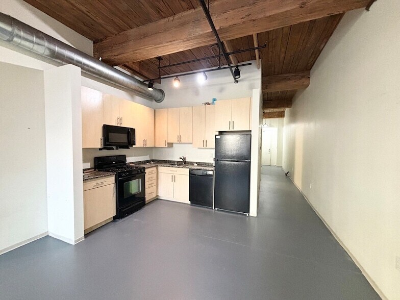 88 Gerrish Ave, Unit 112 in Chelsea, MA - Building Photo