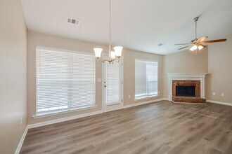 60 Summer Walk Ct in Covington, GA - Building Photo - Building Photo
