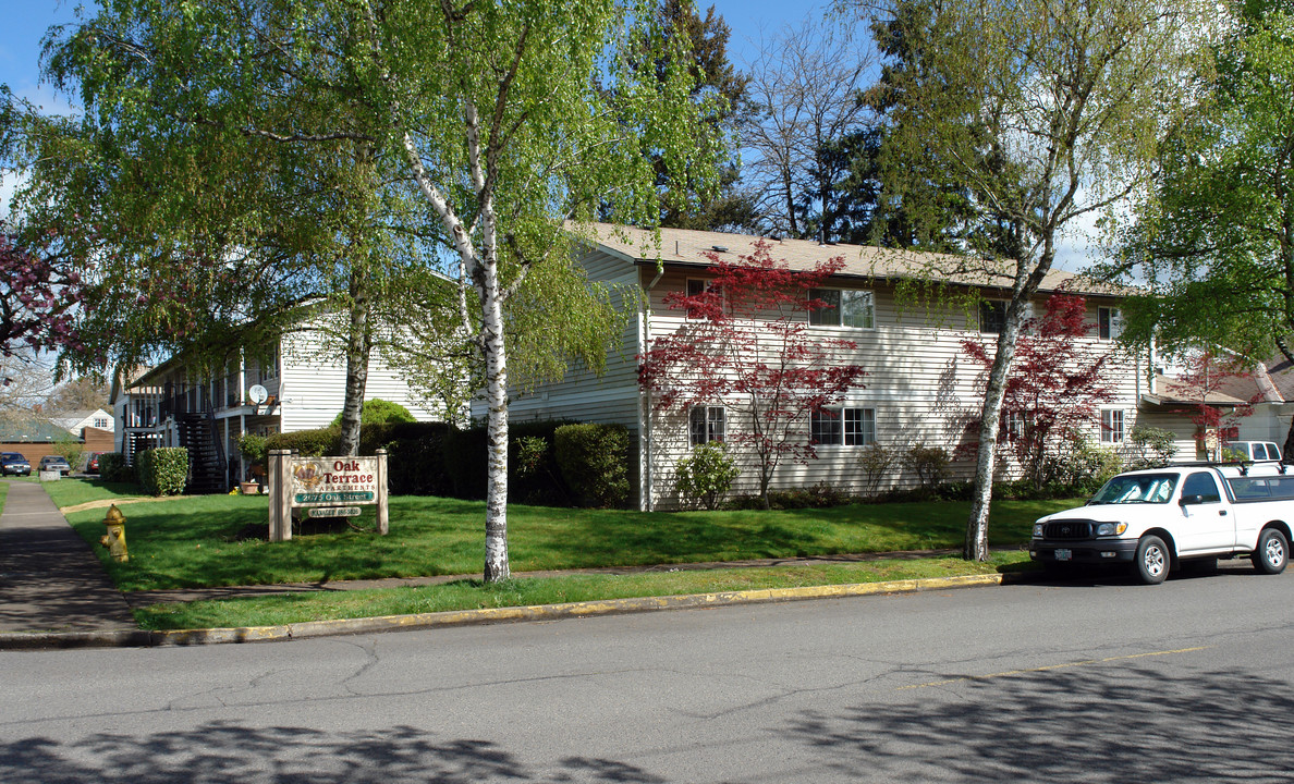 2675 Oak St in Eugene, OR - Building Photo