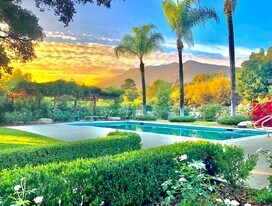 10000 Thacher Rd in Ojai, CA - Building Photo