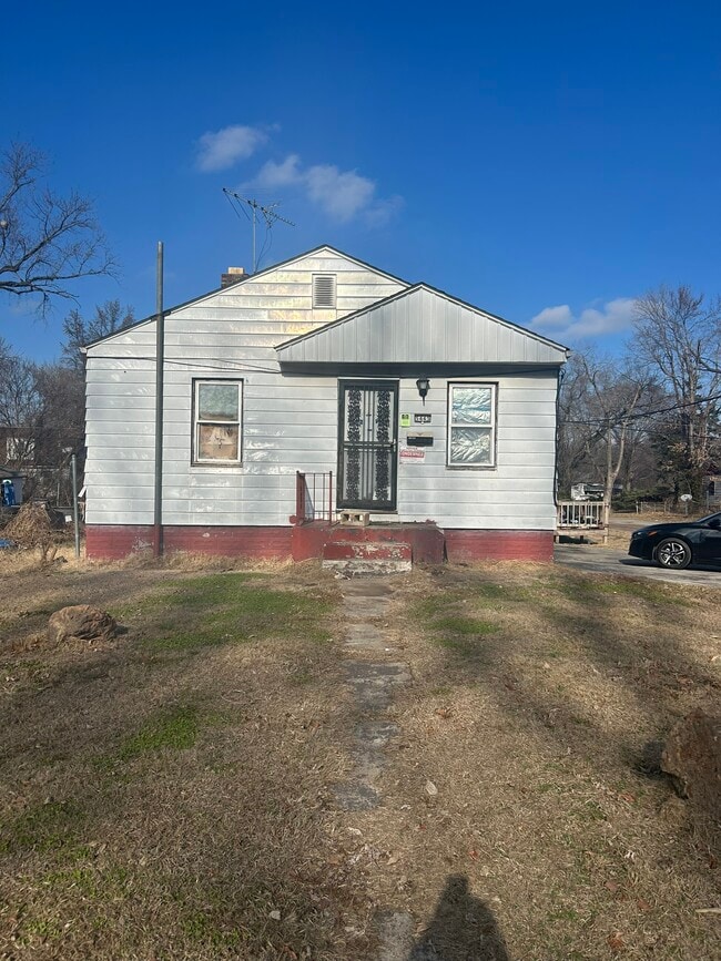 property at 5443 Rosemont Ave