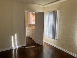 11029 Hesby St, Unit Hesby in Los Angeles, CA - Building Photo - Building Photo