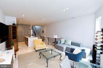 1321 Monroe St NW in Washington, DC - Building Photo - Building Photo