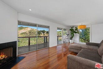 2843 Lambert Dr in Los Angeles, CA - Building Photo - Building Photo