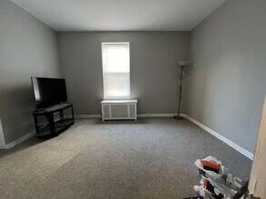 4718 N Laramie Ave, Unit 2 in Chicago, IL - Building Photo - Building Photo