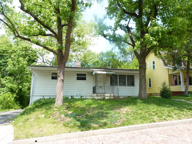 156 Parkview Ave