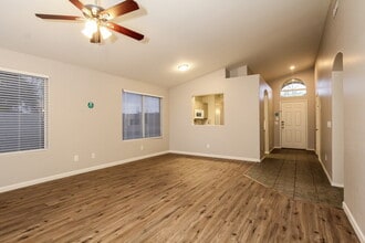 7815 W Northview Ave in Glendale, AZ - Building Photo - Building Photo