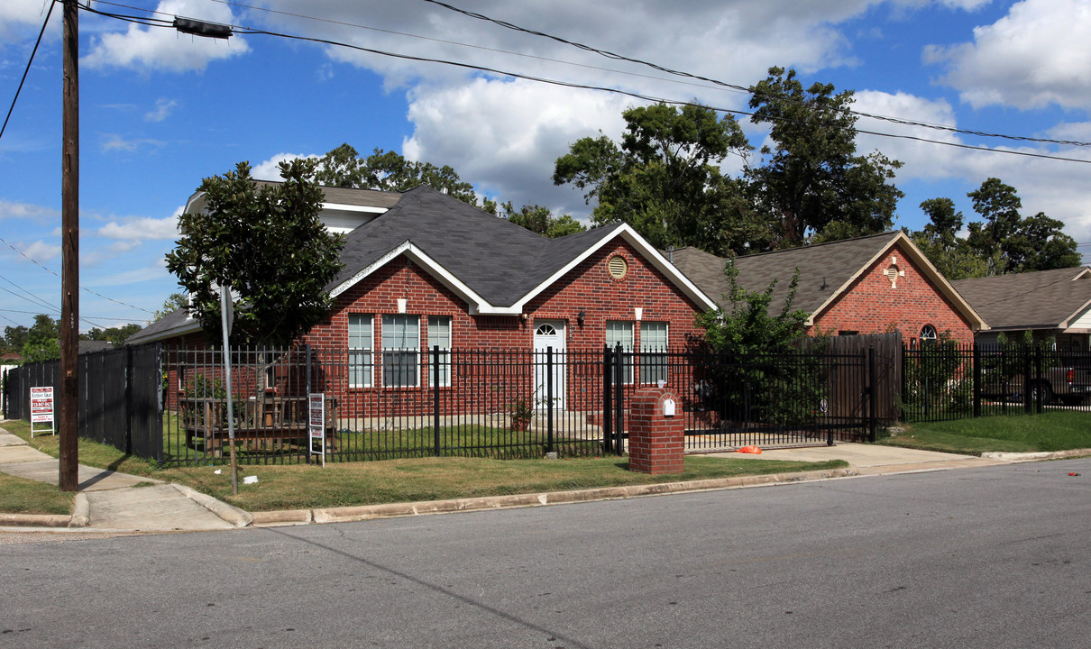 1501 Moody St in Houston, TX - Building Photo