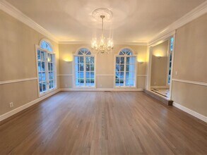 15 Isabella Ave in Atherton, CA - Building Photo - Building Photo