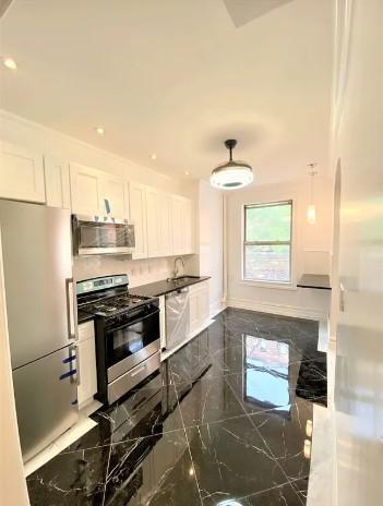 77 W 85th St in New York, NY - Building Photo - Building Photo