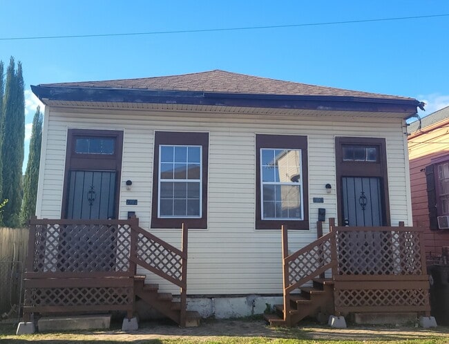 property at 2717 S Liberty St