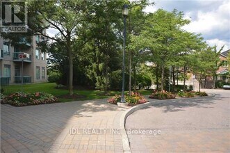 3-213 Ellesmere St in Richmond Hill, ON - Building Photo - Building Photo