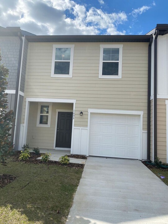 1053 Appleton St in Davenport, FL - Building Photo