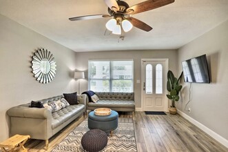 7976 Shadow Run Dr in Largo, FL - Building Photo - Building Photo