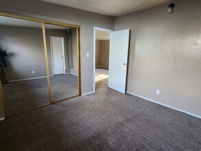 271 E Everett Ave in Sutherlin, OR - Building Photo - Building Photo