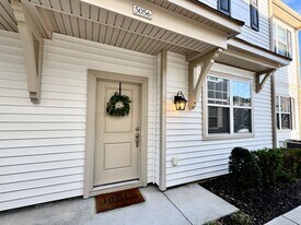 5056 Hawkins Ml Wy in Virginia Beach, VA - Building Photo