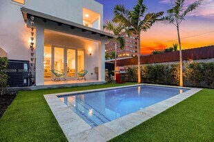 3657 SW 26th St in Miami, FL - Building Photo