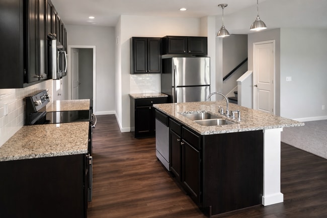 1610 Ellis Blvd NW in Cedar Rapids, IA - Building Photo - Building Photo