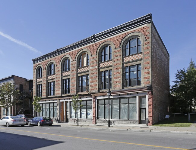 3169 E Sainte-Catherine Rue E