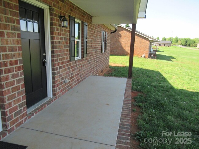 174 Glen-Gar Dr in Lincolnton, NC - Building Photo - Building Photo