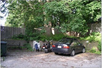 1139 E GORHAM ST APT 2 in Madison, WI - Building Photo - Building Photo