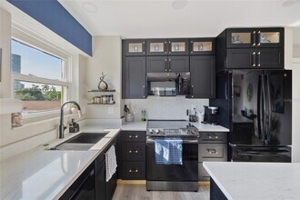 750 Burlington Ave N in St. Petersburg, FL - Building Photo - Building Photo