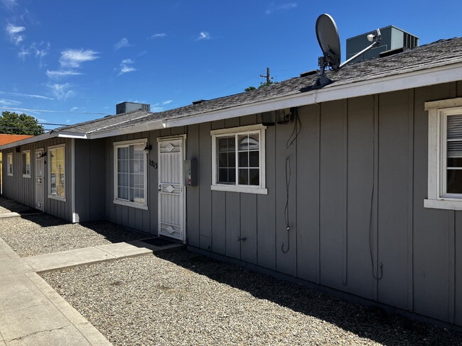 property at 1213 W 8th St