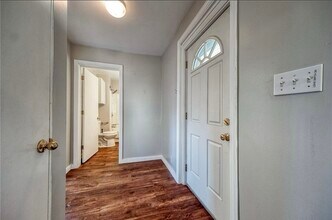 225 Freeport Rd, Unit 1 in Blawnox, PA - Building Photo - Building Photo