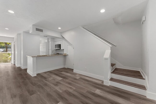 property at 4411 SW 34th St